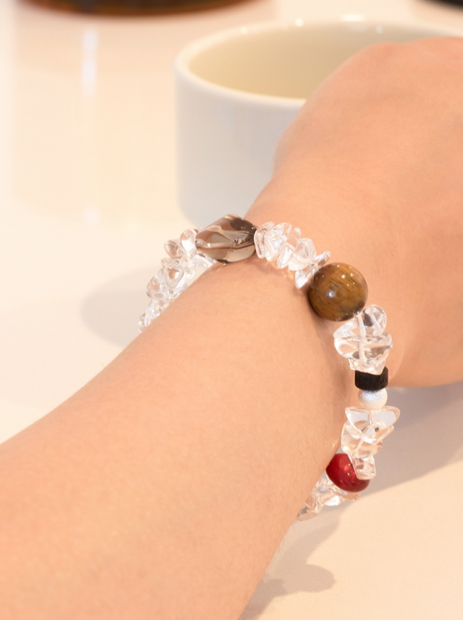 In Light Natural Clear Quartz bracelet